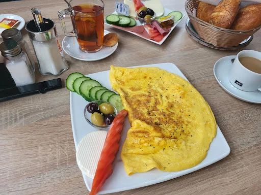 Station Café & Bistro photo 2